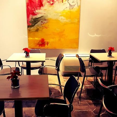 L'Host Boutique Rooms بويينسا المظهر الخارجي الصورة
